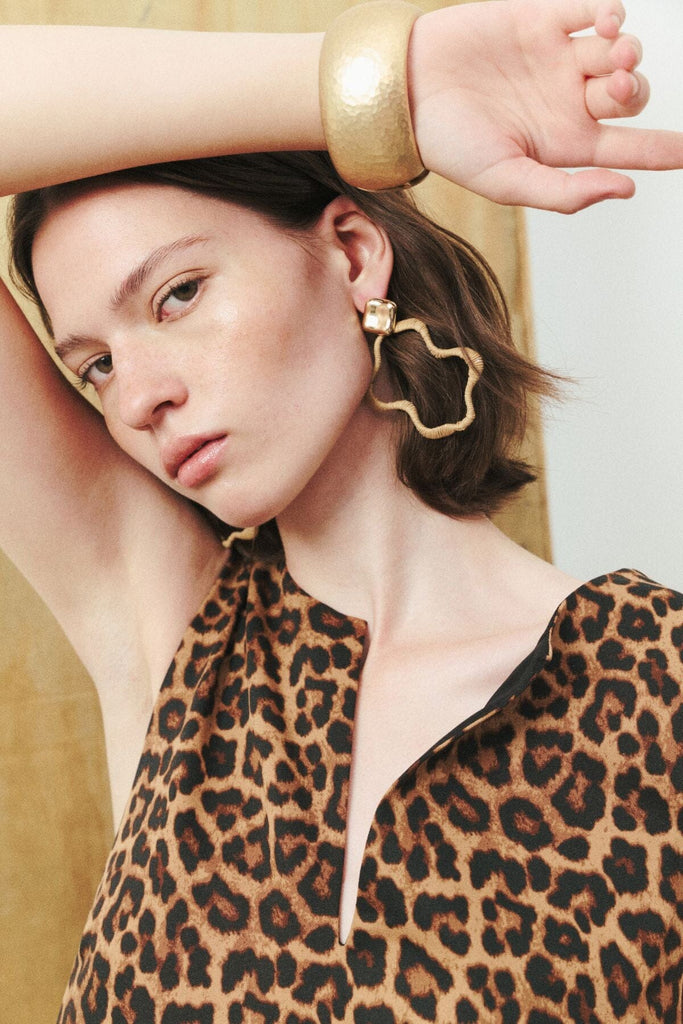 TAN GOLD SWIRL EARRINGS - Nakamol