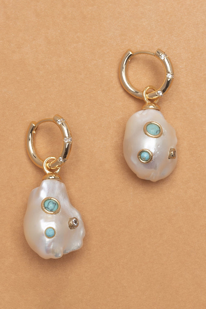 Baroque Pearl Turquoise Embed Huggie Earrings - Nakamol