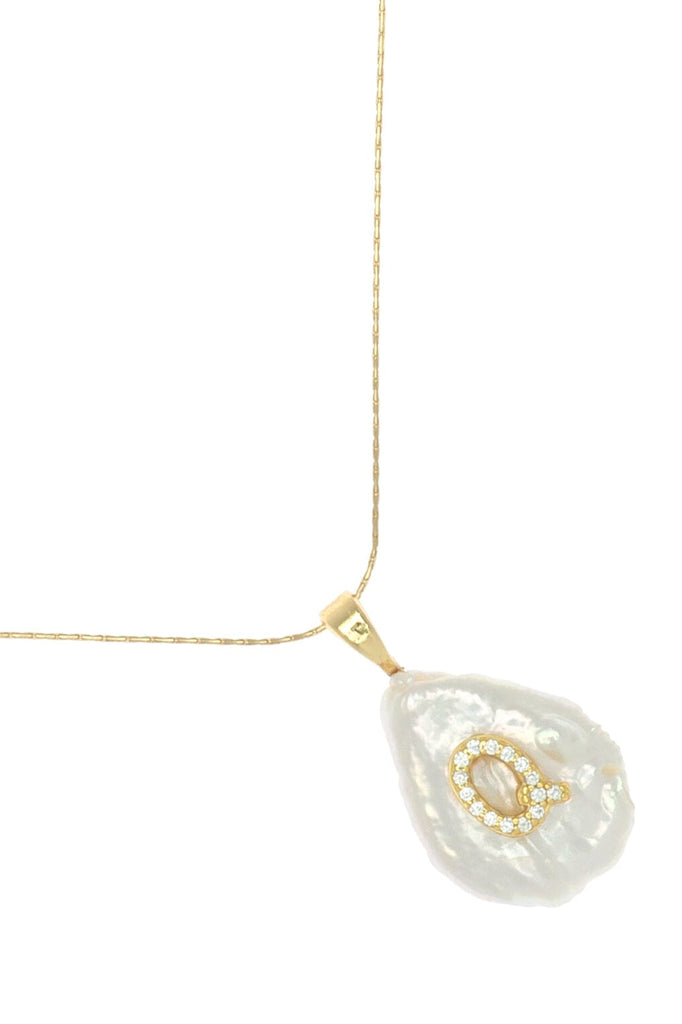 Q White Pearl Pendant Necklace - Nakamol