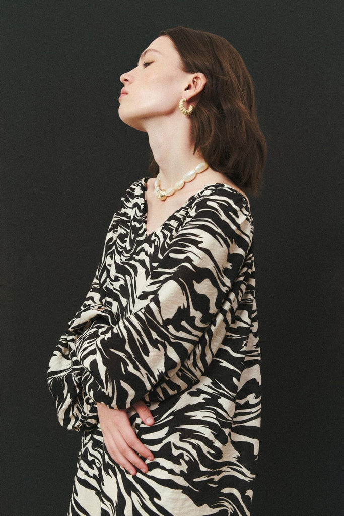 CHUNKY PEARL GOLD NECKLACE - Nakamol