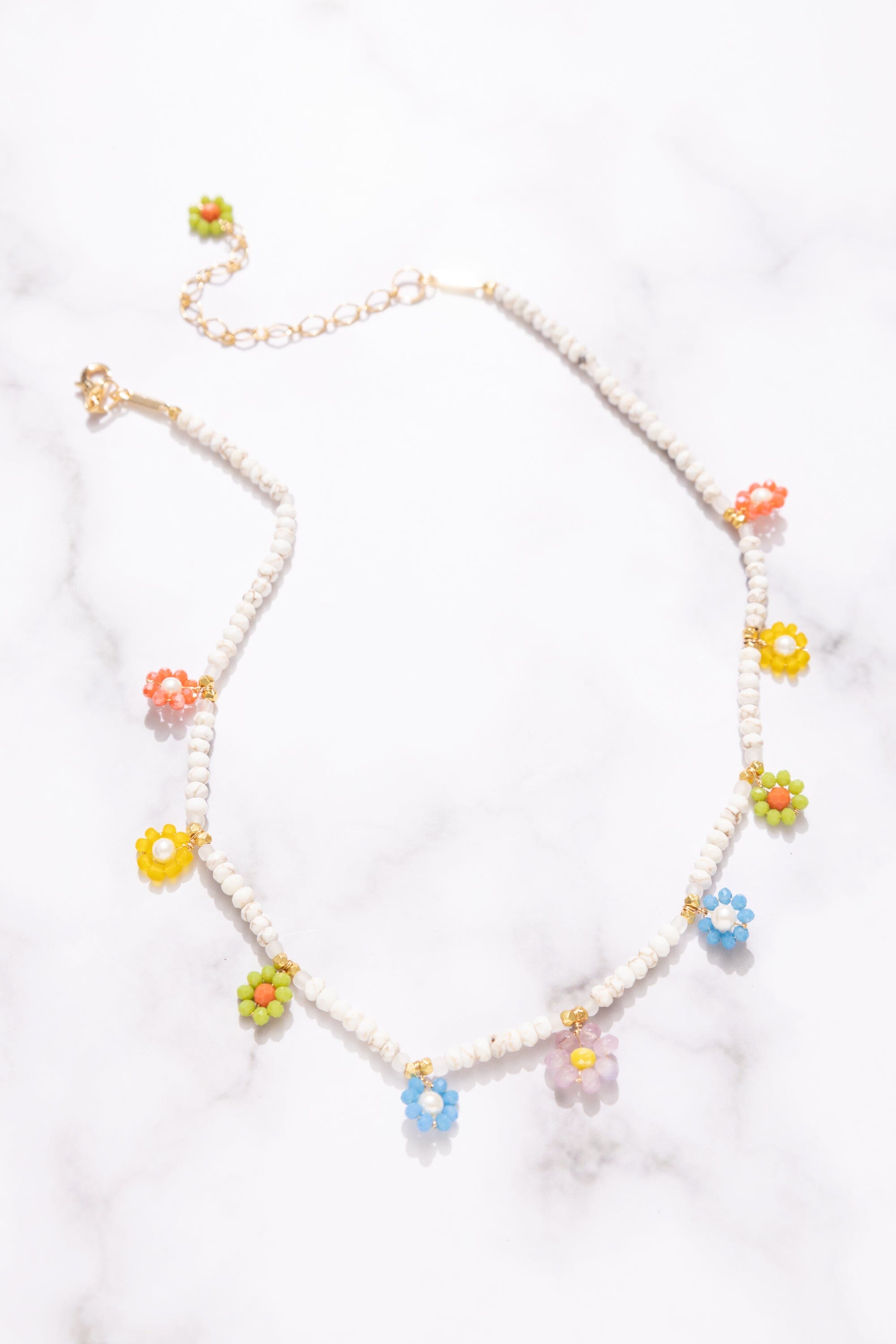 Cute Y2k Beaded Flower Daisy Necklace Smile Face Beads Pearl Jewellery  Gifts (Daisy blue) : Amazon.co.uk: Fashion