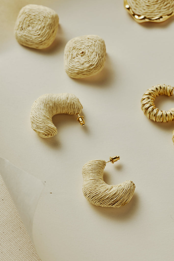 CREAM TEXTURED GEO EARRINGS - Nakamol