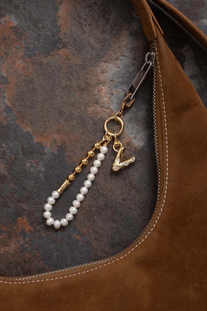 V Gold White Elegant Keychain - Nakamol