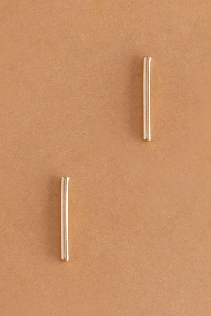 Letter I Gold Condensed Earrings - Nakamol