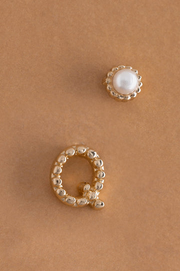 Pearl Q Ball Stud Earrings - Nakamol