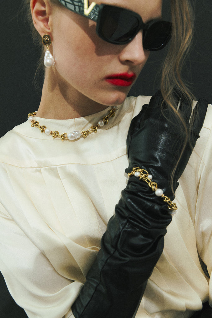 Twisted Gold Pearl Necklace - Nakamol