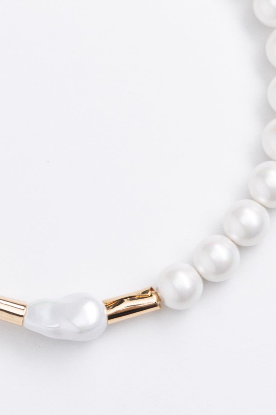 WHITE PEARL GOLD MIX NECKLACE – Nakamol