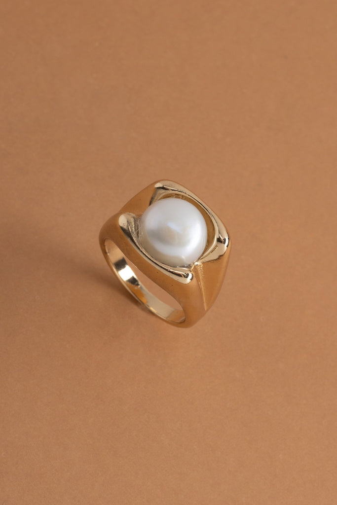 Chunky Pearl Gold Ring - Nakamol