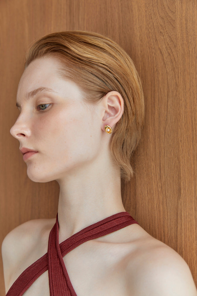 Small Pearl Cradle Stud Earrings - Nakamol