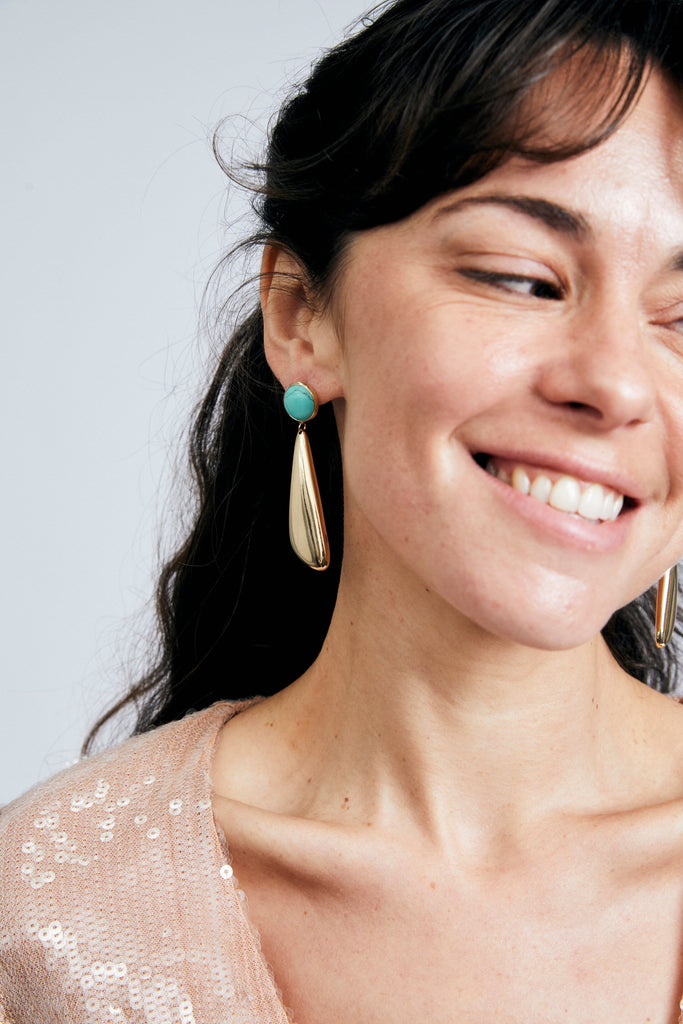Sleek Gold Turquoise Earrings - Nakamol