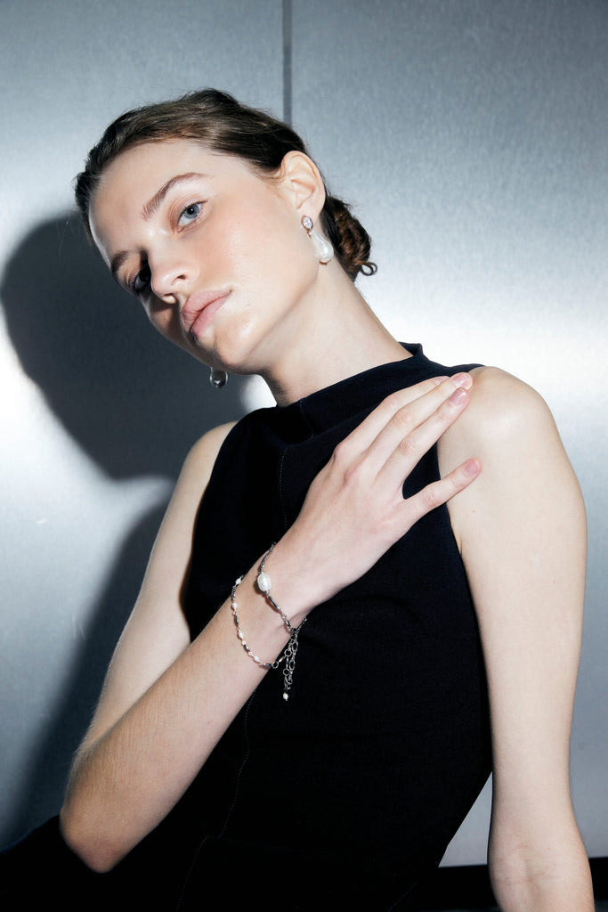 White Pearl Bar Chain Bracelet - Nakamol
