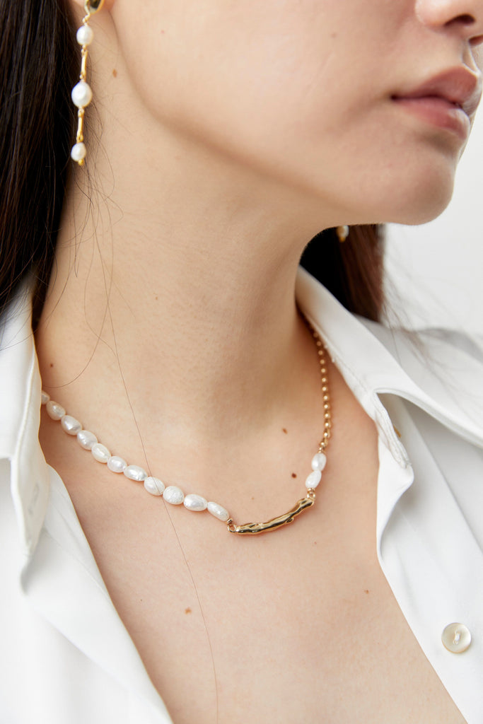 Asymmetrical White Pearl Gold Chain Necklace - Nakamol