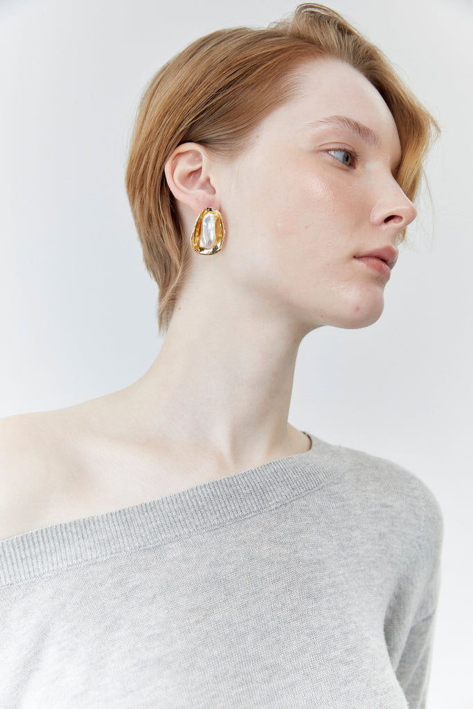 Gold Clam Pearl Earrings - Nakamol