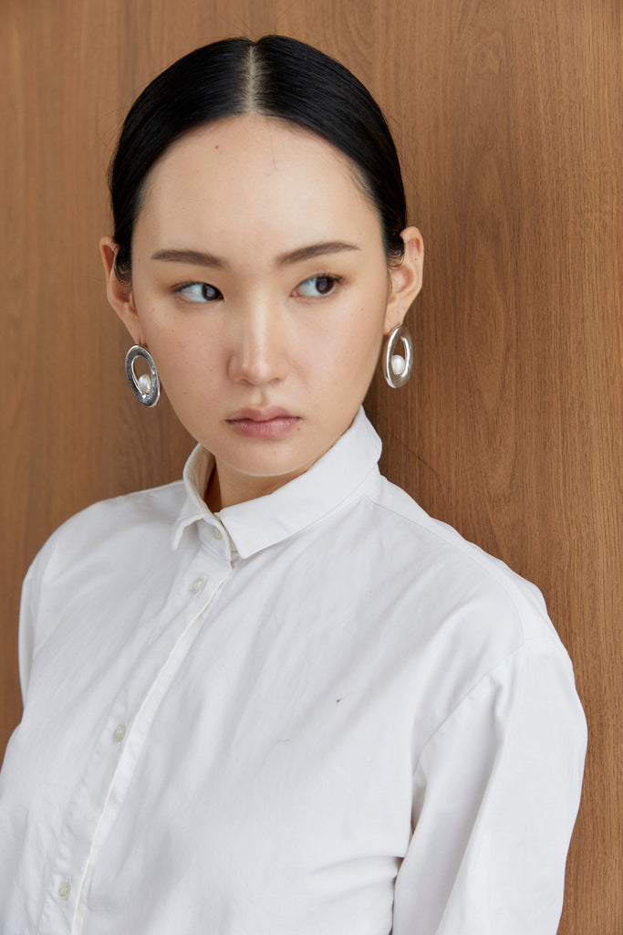 Thick Oval Pearl Cradle Earrings - Nakamol