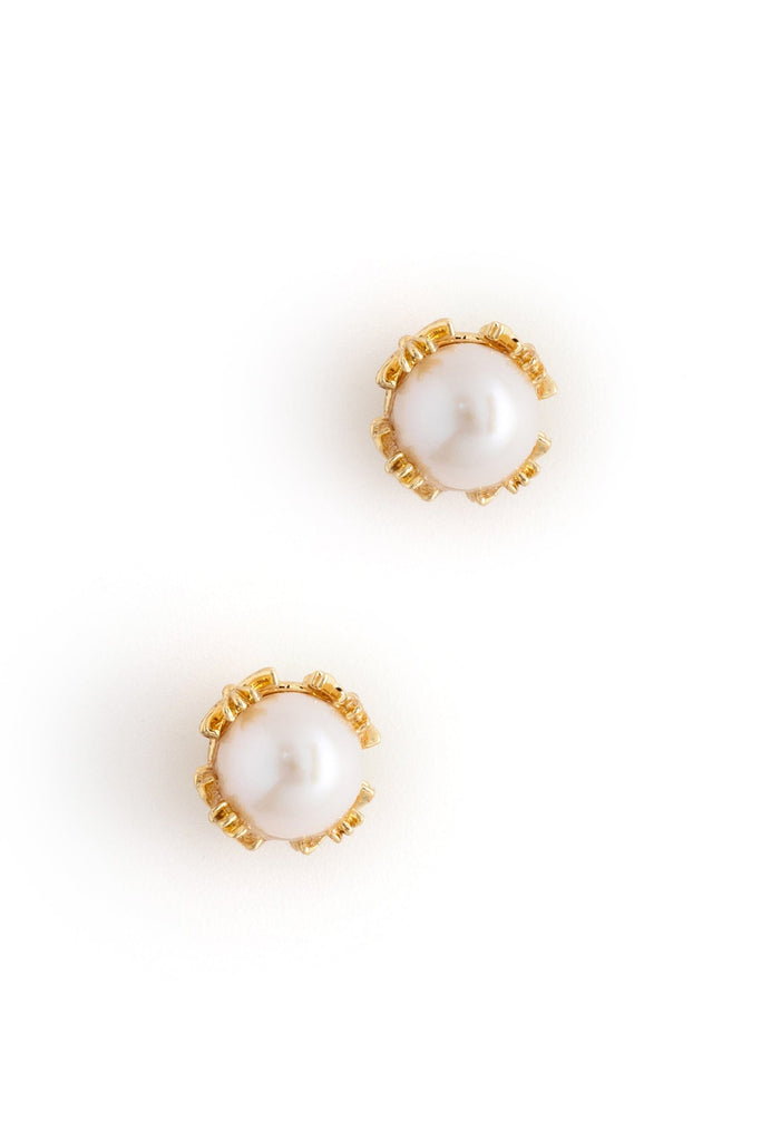 White Flower Pearl Stud Earrings - Nakamol