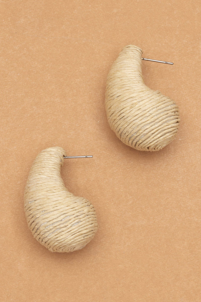 CREAM TEXTURED SHELL EARRINGS - Nakamol
