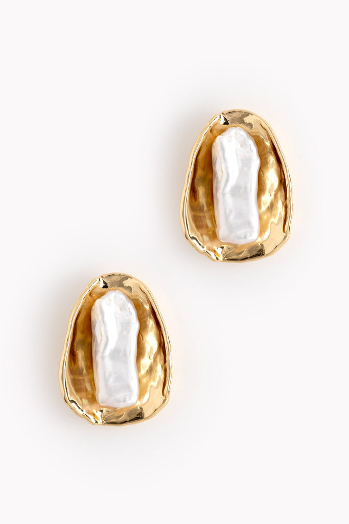 Gold Clam Pearl Earrings - Nakamol