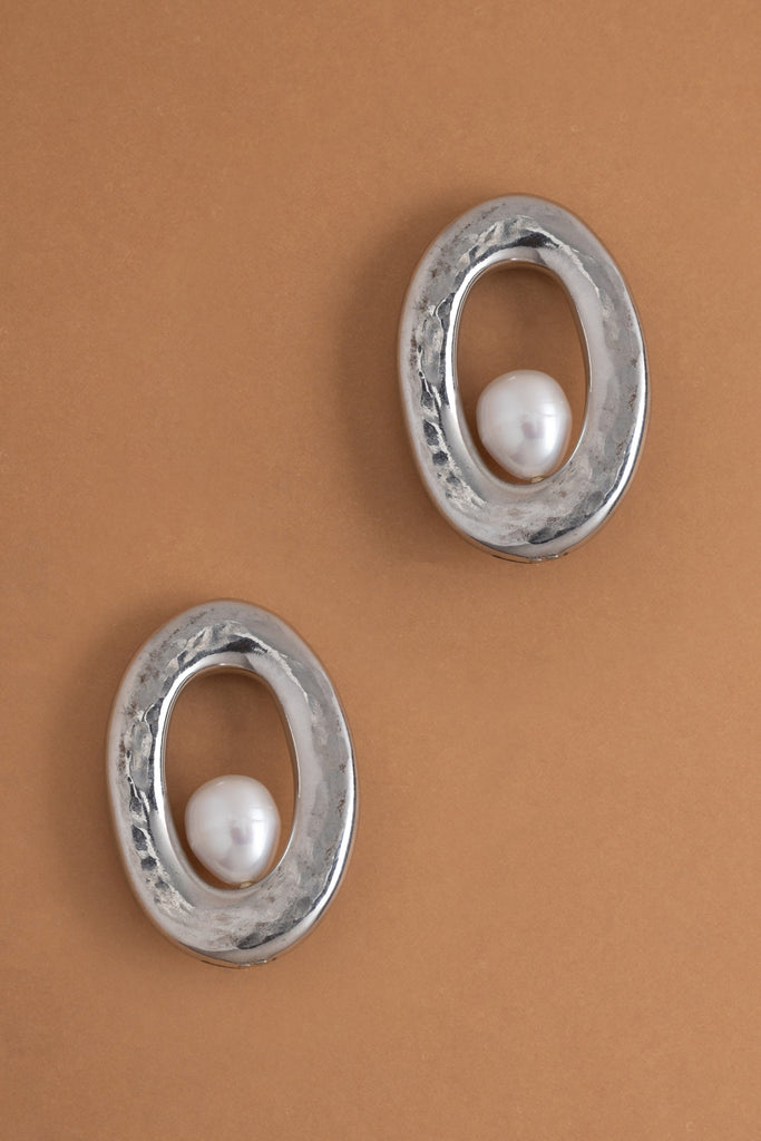 Thick Oval Pearl Cradle Earrings - Nakamol