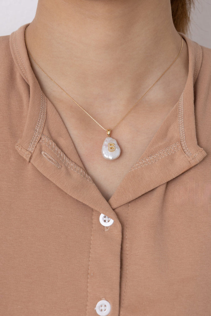 B White Pearl Pendant Necklace - Nakamol