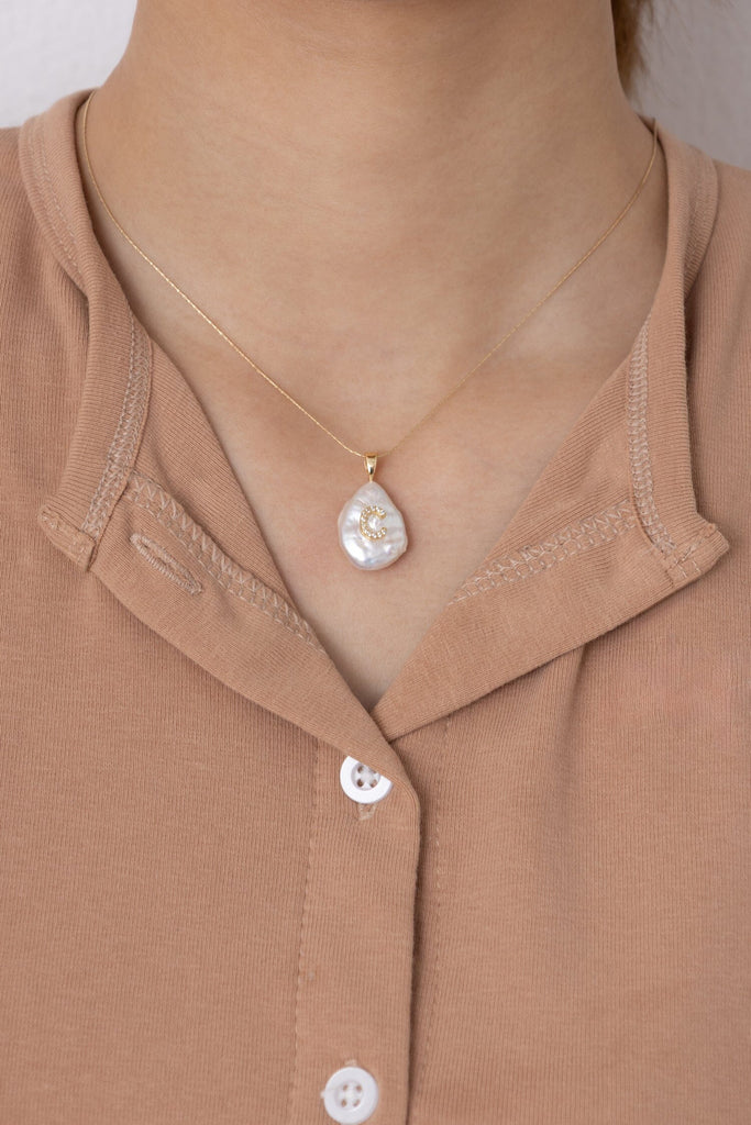 C White Pearl Pendant Necklace - Nakamol