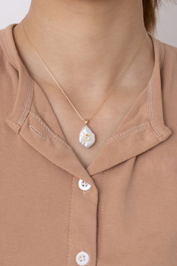 S White Pearl Pendant Necklace - Nakamol