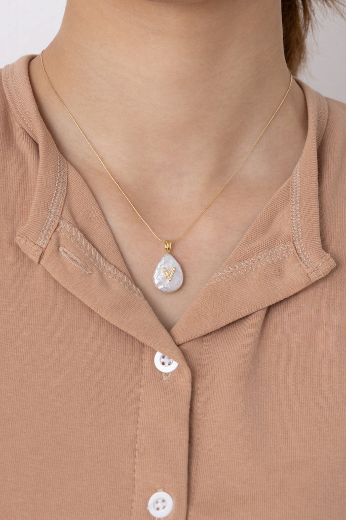 V White Pearl Pendant Necklace - Nakamol